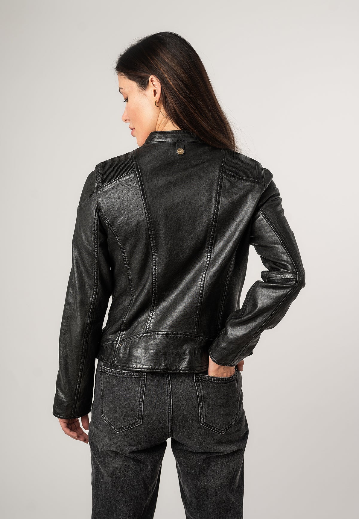 1101-0678 black