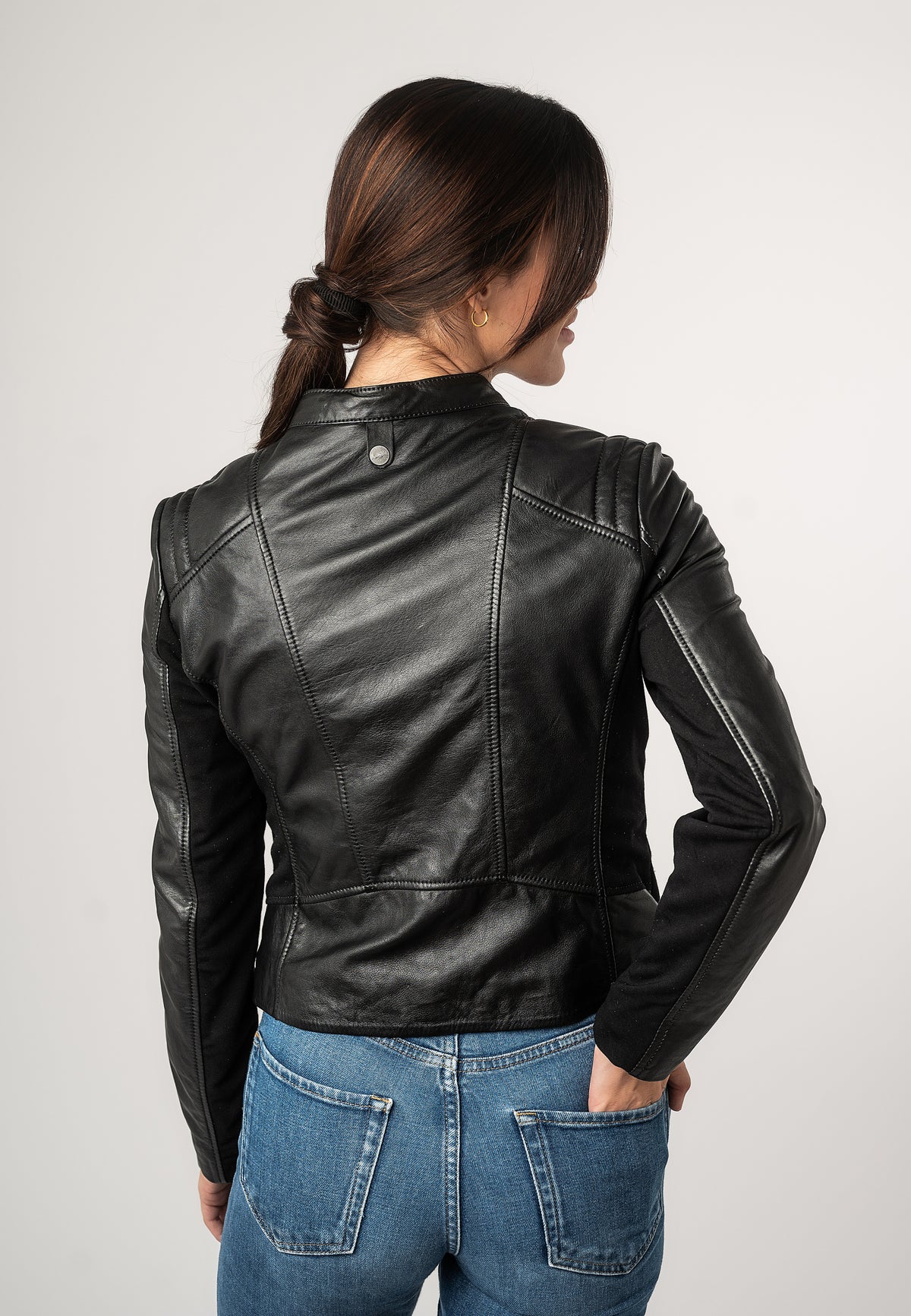 1101-0731 black