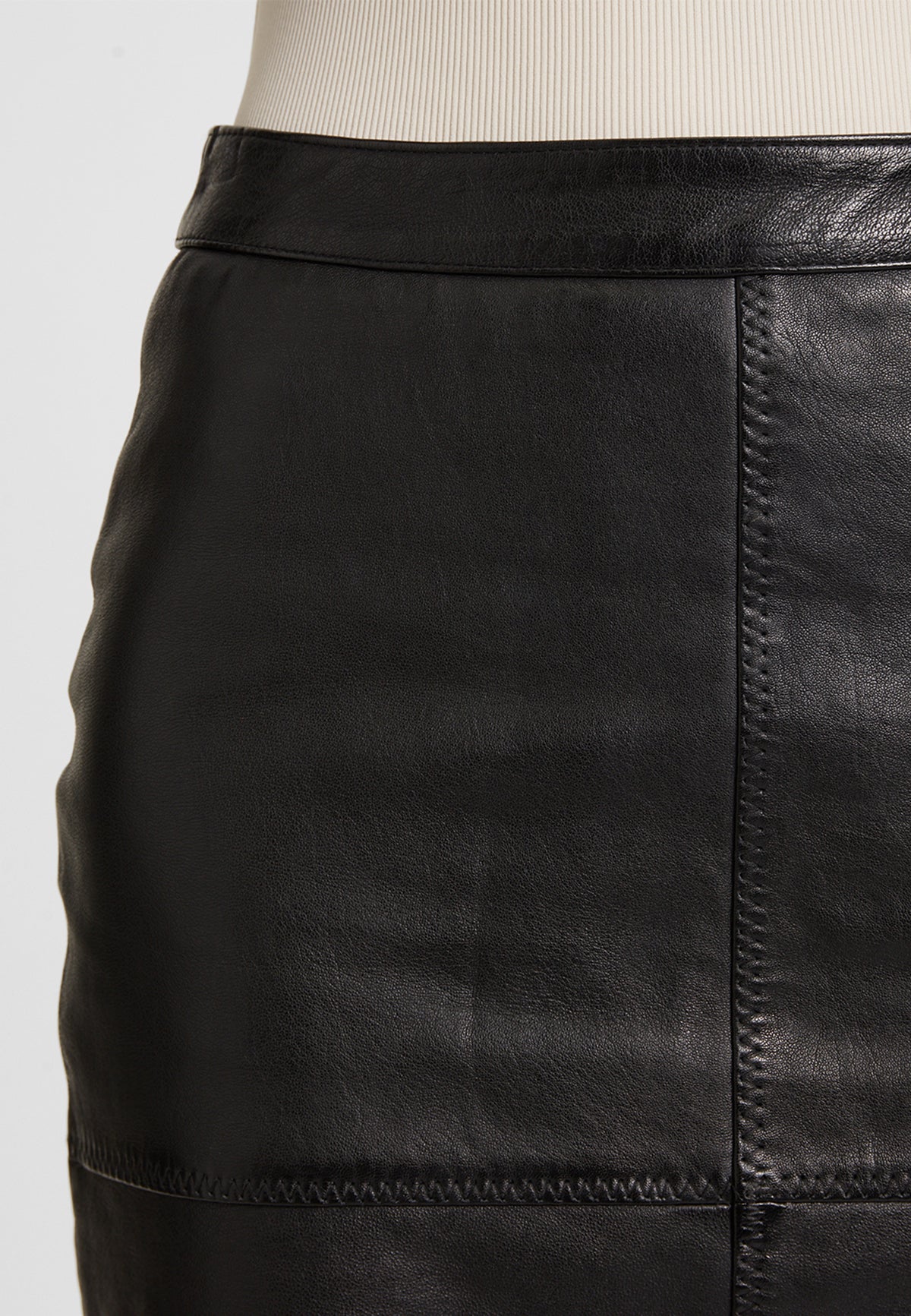 1805-0001 black