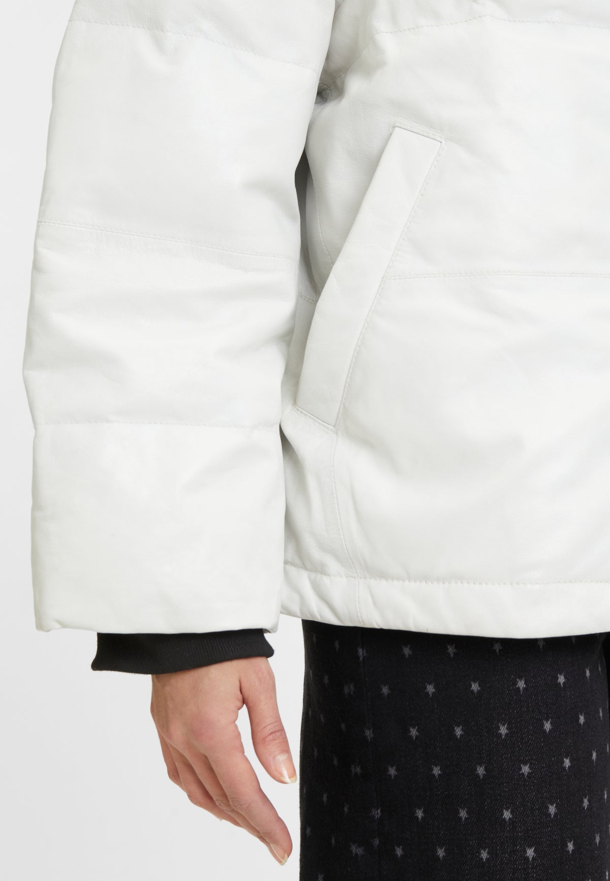 2101-0233 white
