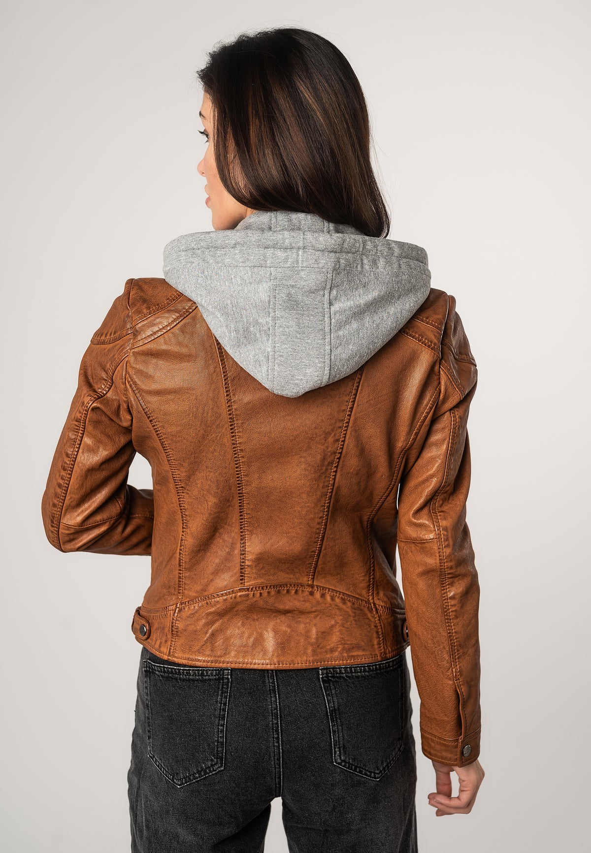 1101-0672 cognac