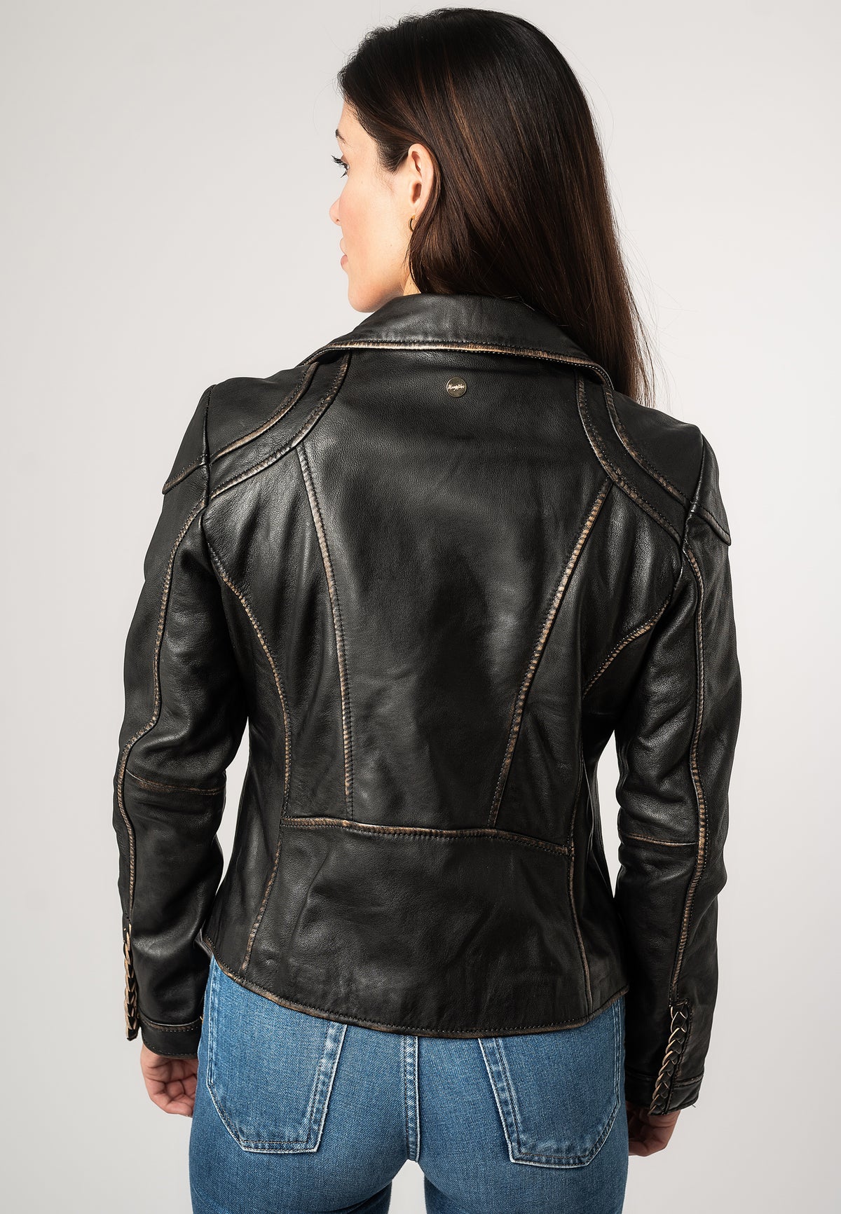 1101-0687 vintage black