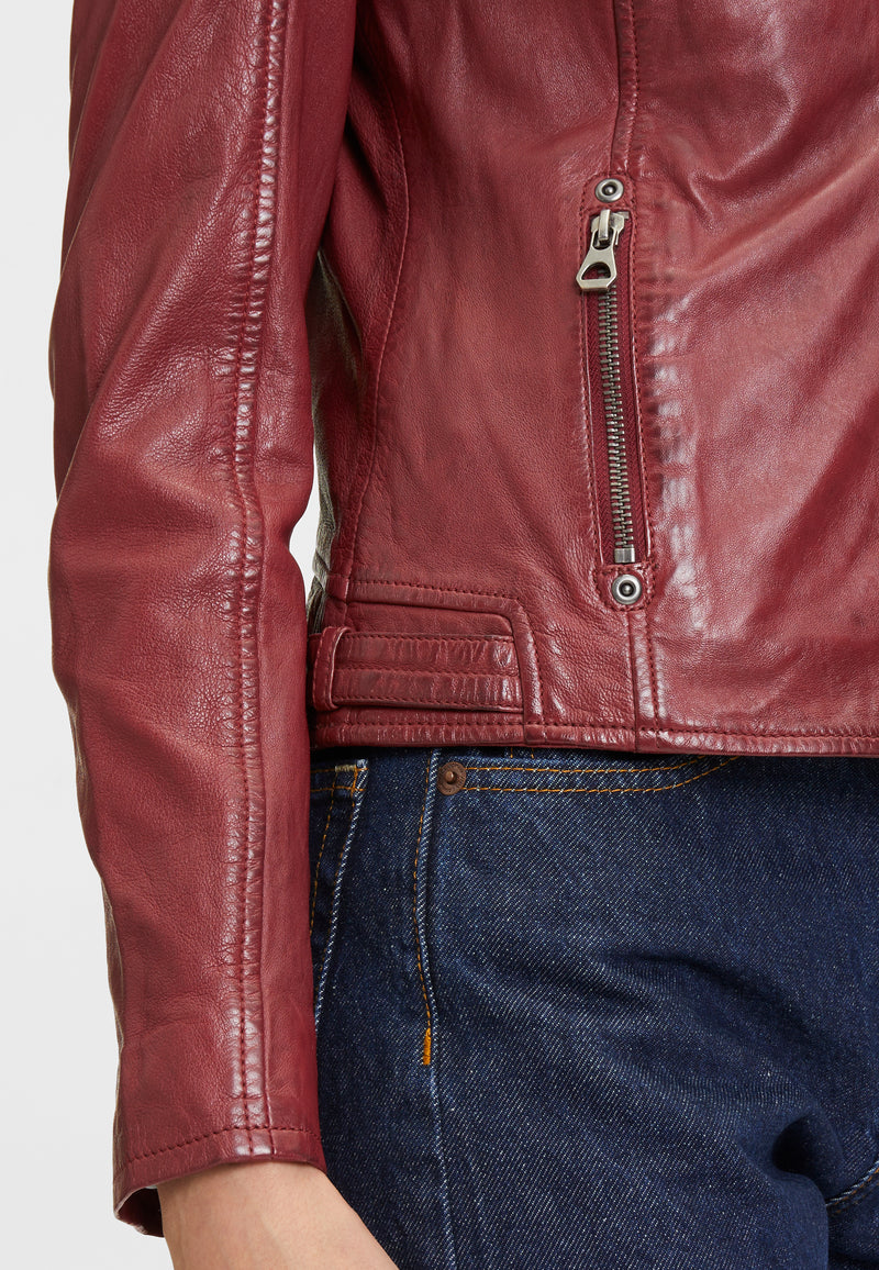 1101-0596 dark red