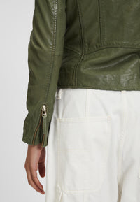 1101-0601 light olive