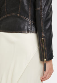1101-0627 vintage black