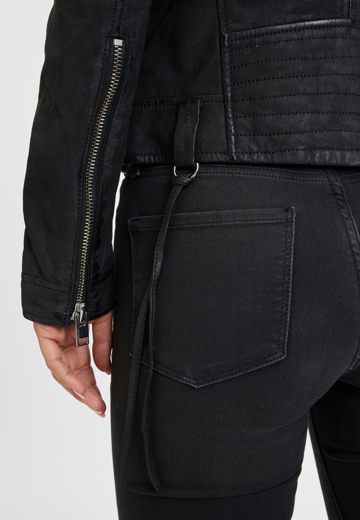 2101-0193 black